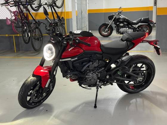 DUCATI MONSTER 937 